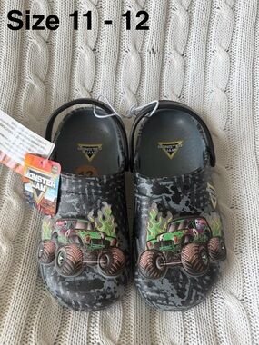 Monster Jam Grave Digger Toddler Boys Slip-On Clogs Sz 11 12 NEW Summer Shoes